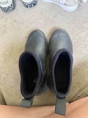 women’s muck boots